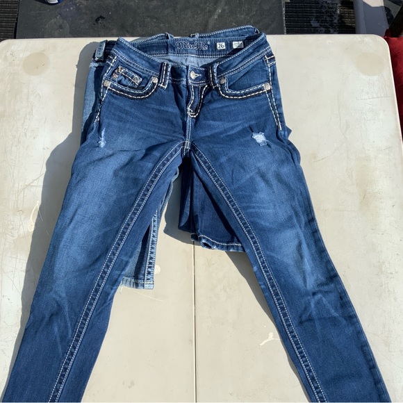 Miss me size 26 jeans lot of 3 Pairs of the pairs of capris one is boot cut. - Picture 13 of 16